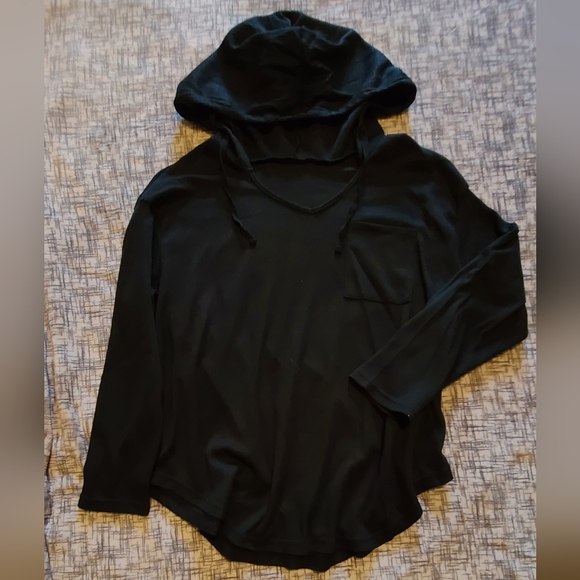 ❣️ Black Hoodie Top ❣️BOGO - Picture 1 of 3